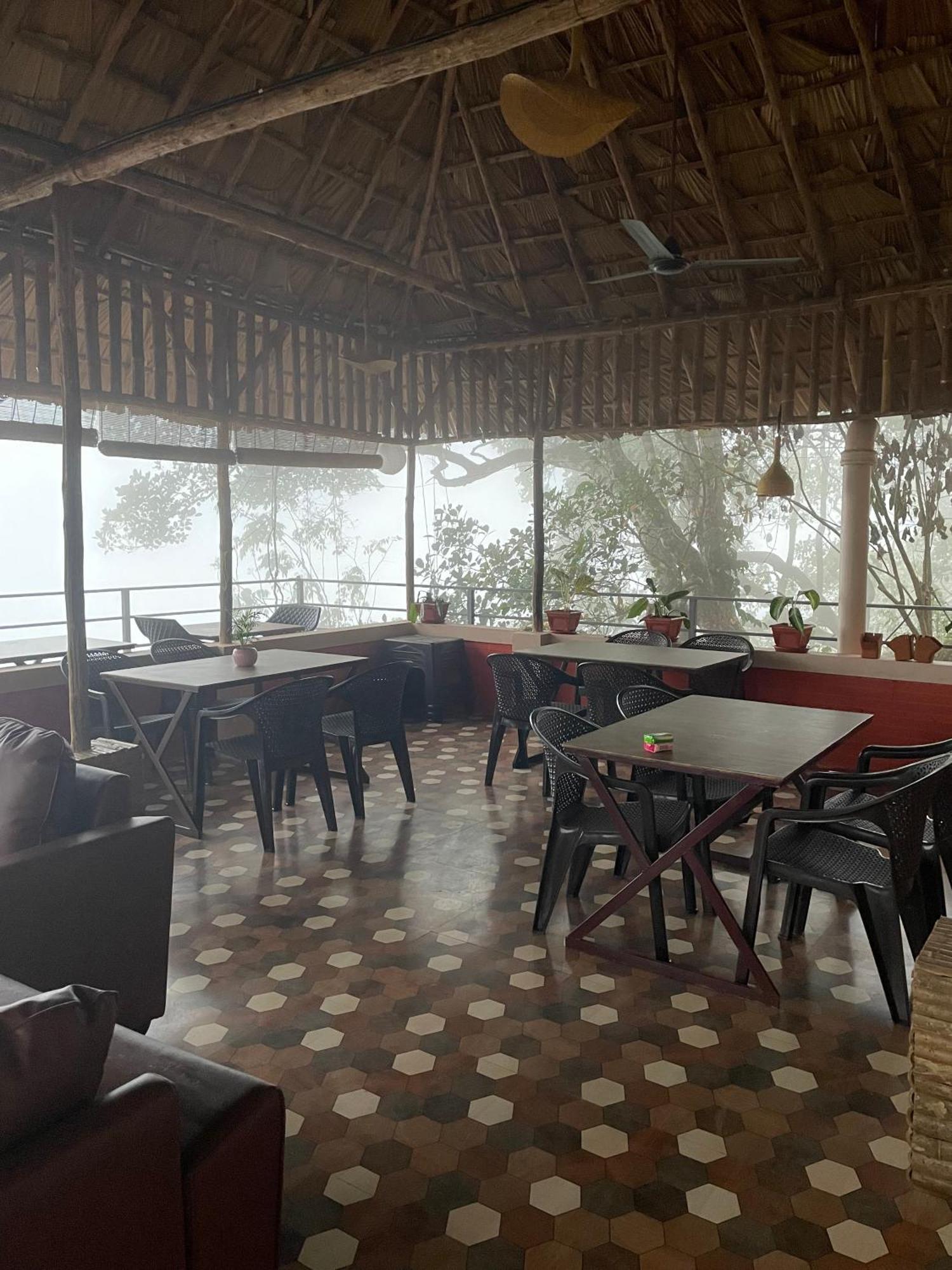 Sunset Valley Kerala Pool Resort - Serene Natural Forest Cottage Stay In Idukki With Sunrise & Sunset Panoramas, Natural Streams & Tranquil Summer Evenings Pīrmed Exterior foto