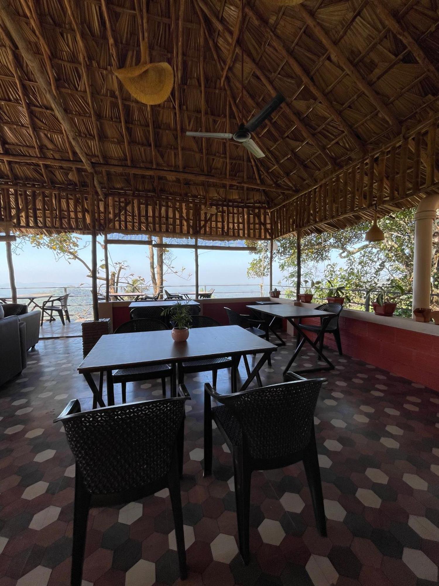 Sunset Valley Kerala Pool Resort - Serene Natural Forest Cottage Stay In Idukki With Sunrise & Sunset Panoramas, Natural Streams & Tranquil Summer Evenings Pīrmed Exterior foto