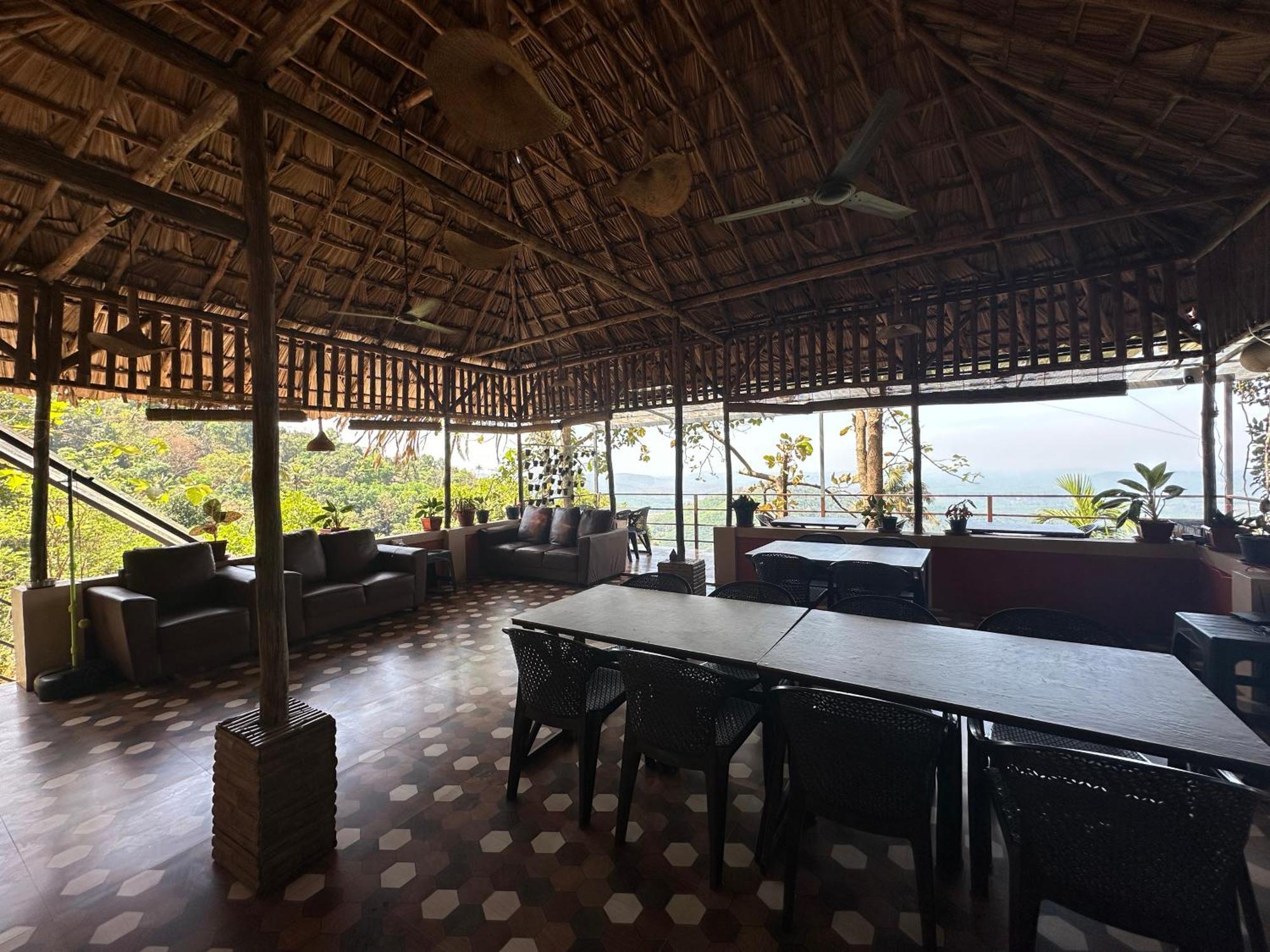 Sunset Valley Kerala Pool Resort - Serene Natural Forest Cottage Stay In Idukki With Sunrise & Sunset Panoramas, Natural Streams & Tranquil Summer Evenings Pīrmed Exterior foto