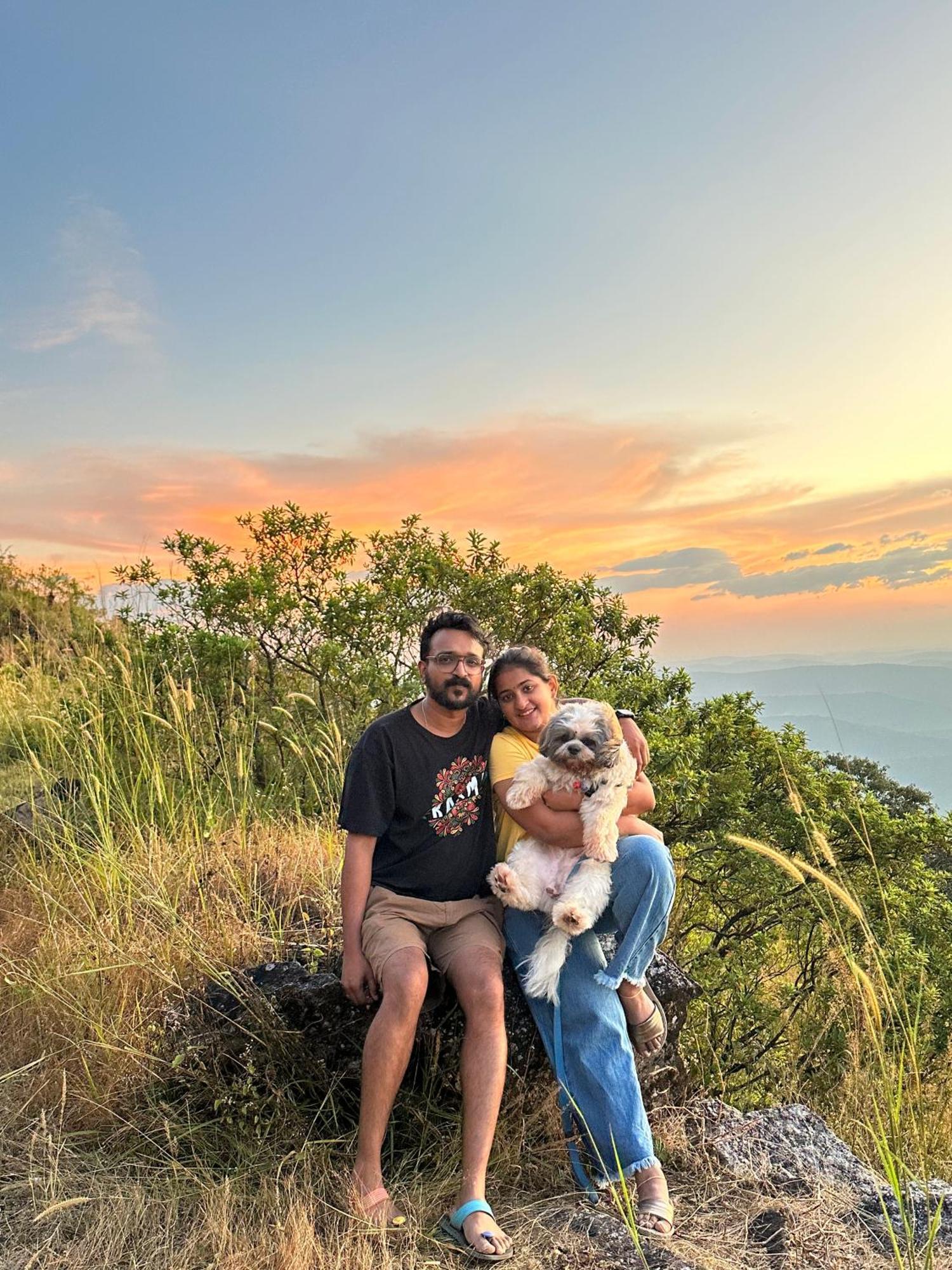 Sunset Valley Kerala Pool Resort - Serene Natural Forest Cottage Stay In Idukki With Sunrise & Sunset Panoramas, Natural Streams & Tranquil Summer Evenings Pīrmed Exterior foto
