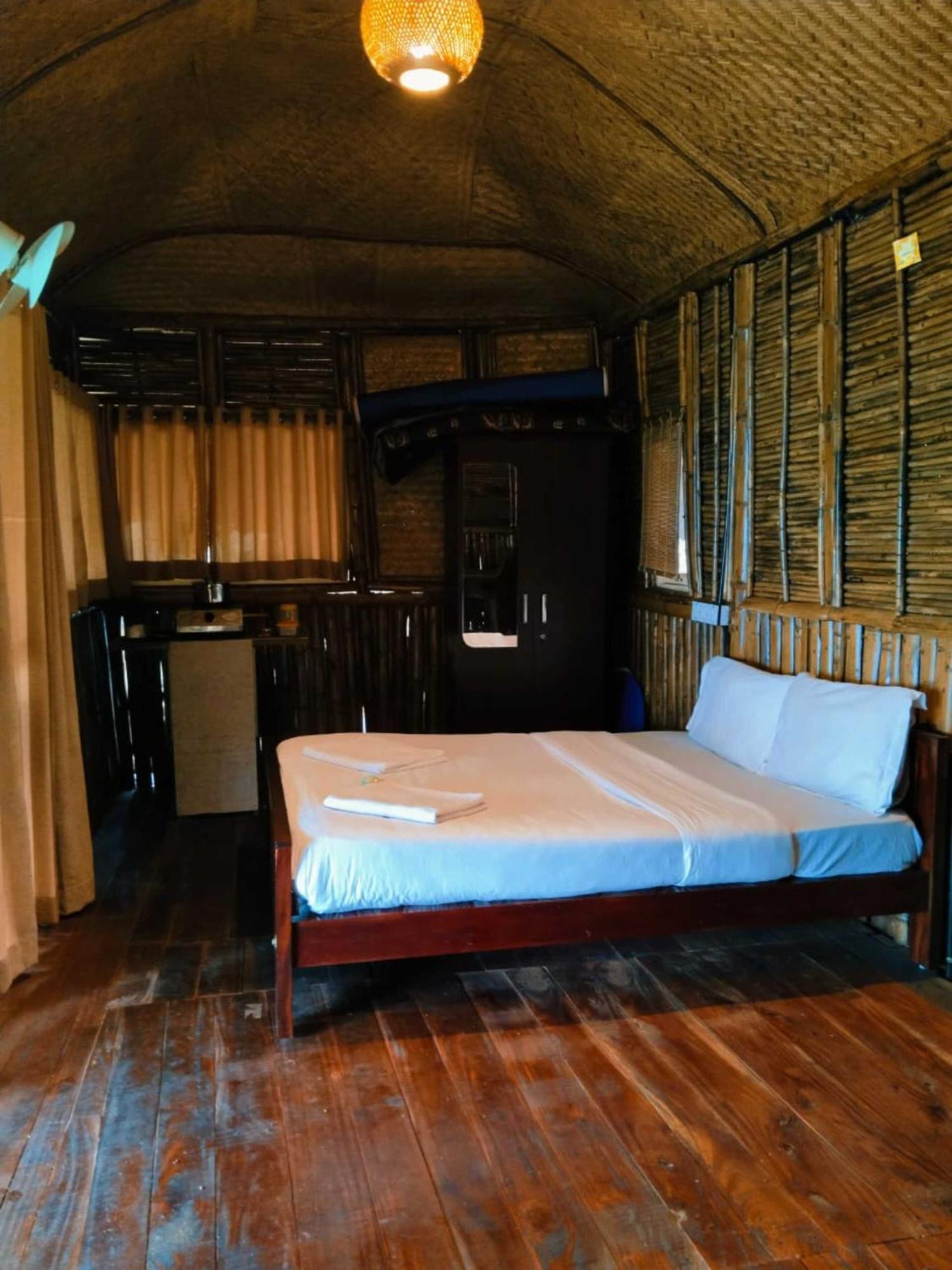 Sunset Valley Kerala Pool Resort - Serene Natural Forest Cottage Stay In Idukki With Sunrise & Sunset Panoramas, Natural Streams & Tranquil Summer Evenings Pīrmed Exterior foto