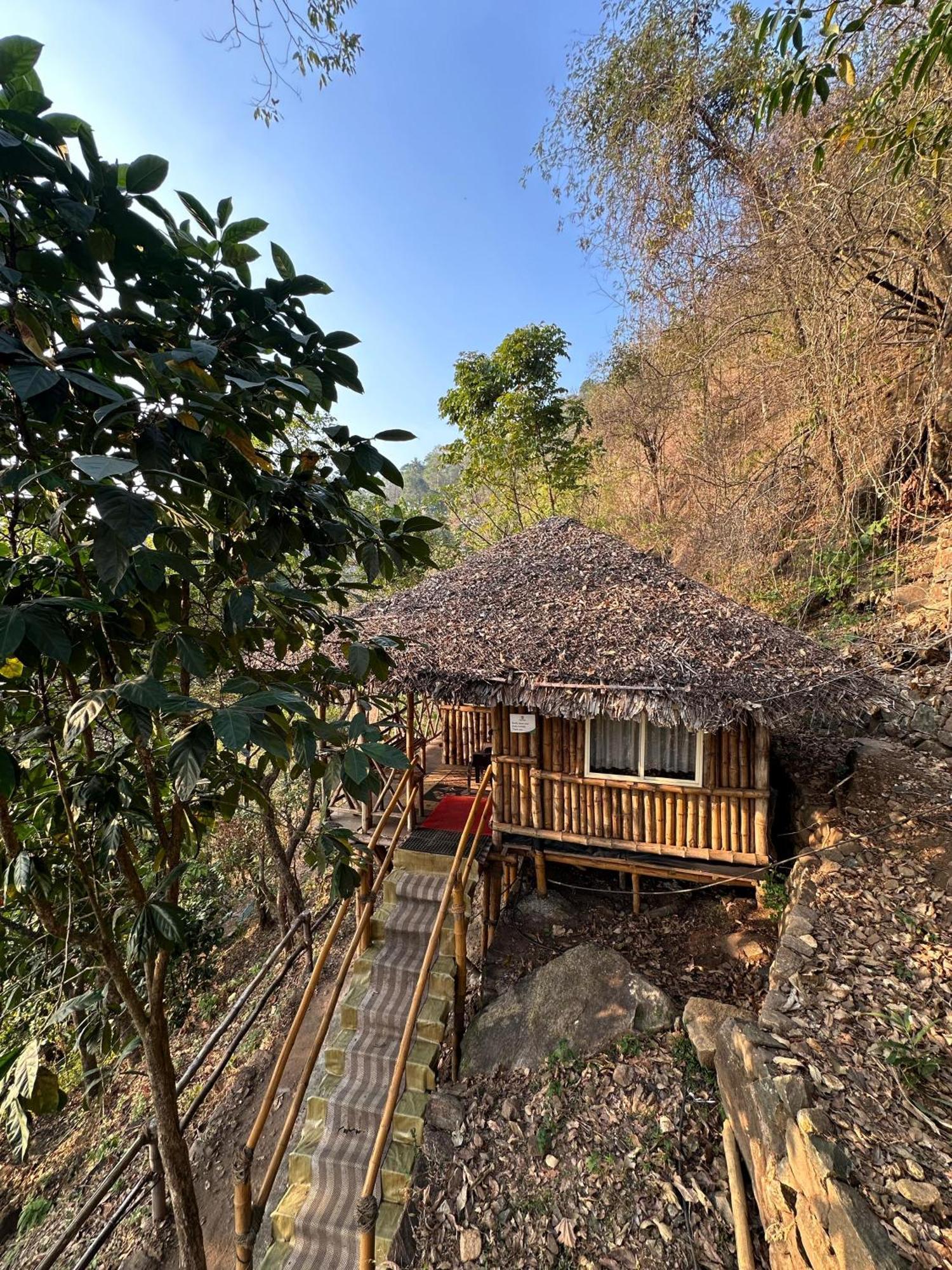 Sunset Valley Kerala Pool Resort - Serene Natural Forest Cottage Stay In Idukki With Sunrise & Sunset Panoramas, Natural Streams & Tranquil Summer Evenings Pīrmed Exterior foto