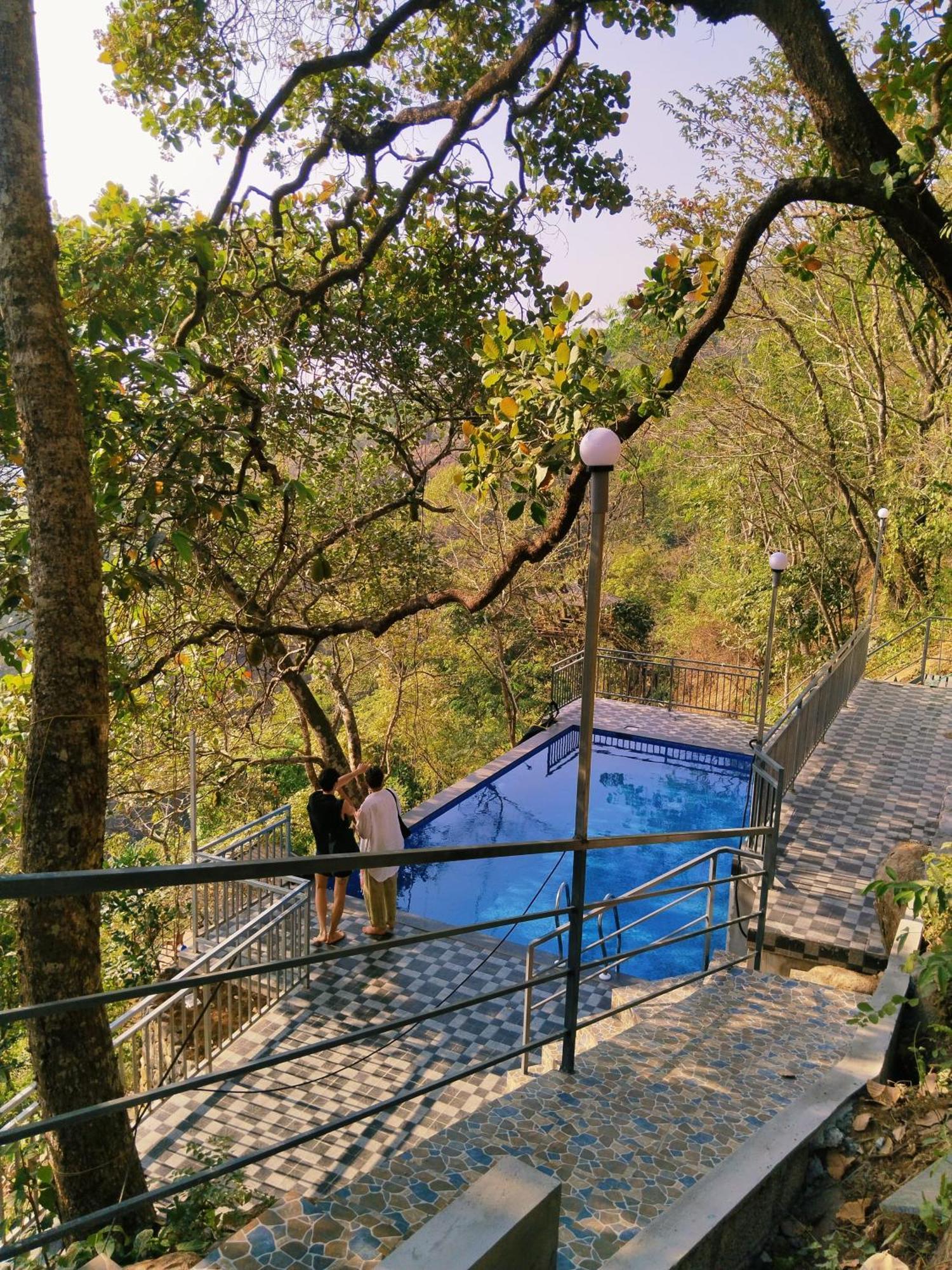 Sunset Valley Kerala Pool Resort - Serene Natural Forest Cottage Stay In Idukki With Sunrise & Sunset Panoramas, Natural Streams & Tranquil Summer Evenings Pīrmed Exterior foto