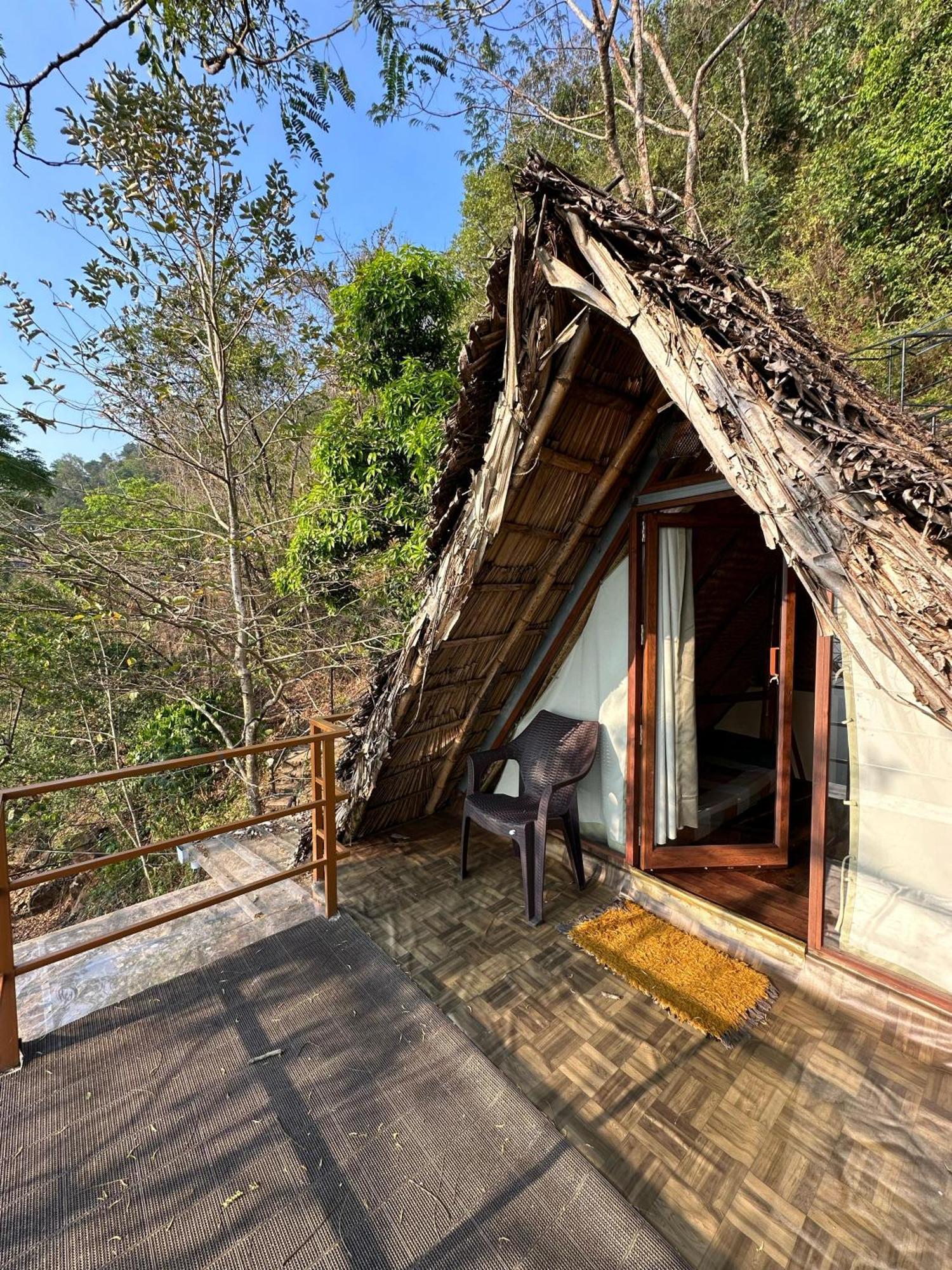 Sunset Valley Kerala Pool Resort - Serene Natural Forest Cottage Stay In Idukki With Sunrise & Sunset Panoramas, Natural Streams & Tranquil Summer Evenings Pīrmed Exterior foto