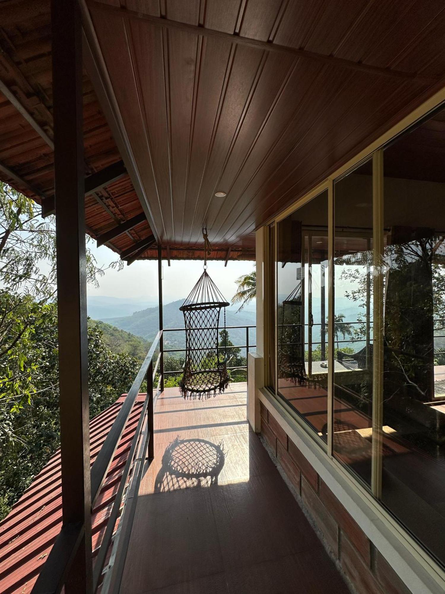 Sunset Valley Kerala Pool Resort - Serene Natural Forest Cottage Stay In Idukki With Sunrise & Sunset Panoramas, Natural Streams & Tranquil Summer Evenings Pīrmed Exterior foto