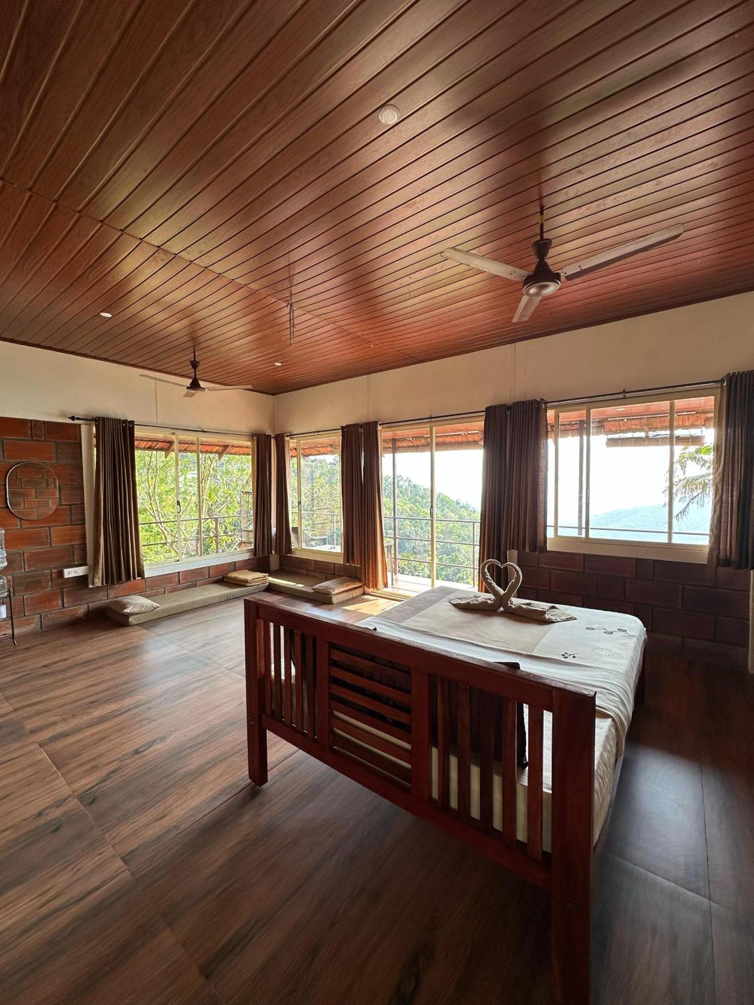 Sunset Valley Kerala Pool Resort - Serene Natural Forest Cottage Stay In Idukki With Sunrise & Sunset Panoramas, Natural Streams & Tranquil Summer Evenings Pīrmed Exterior foto
